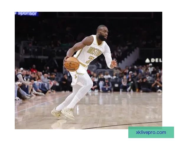 布朗赛季第33次砍三十分追平皮尔斯纪录坦言面对雷霆渴望全力取胜